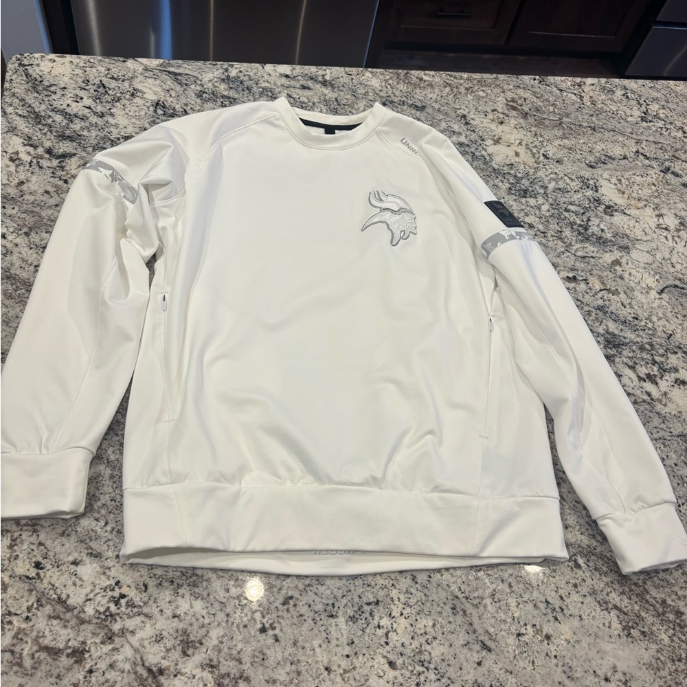 White Crew Neck UNRL MN Vikings